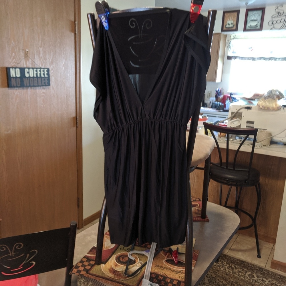 Clothes - Picture 3 of 7